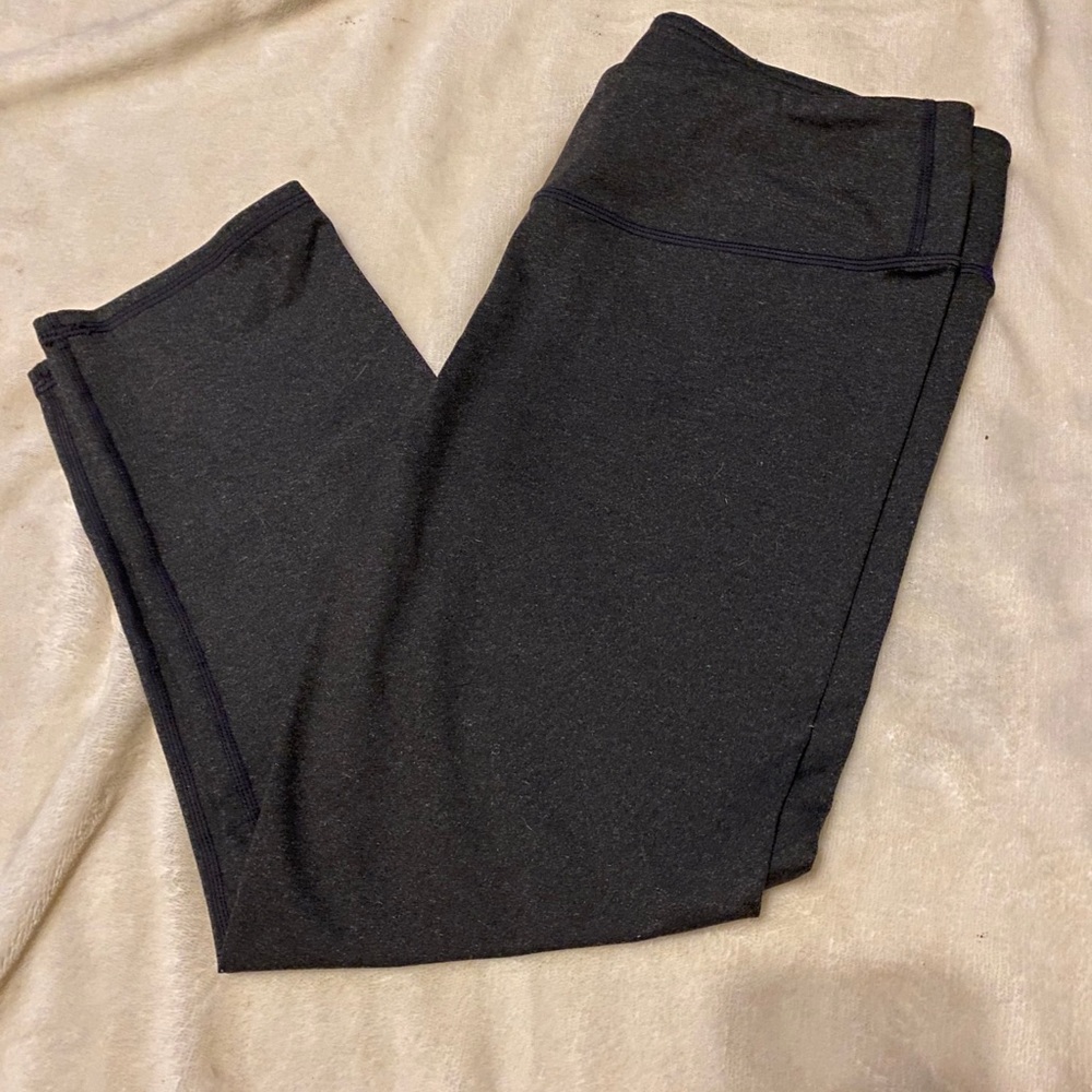 Fabletics gray workout crop pants yoga medium